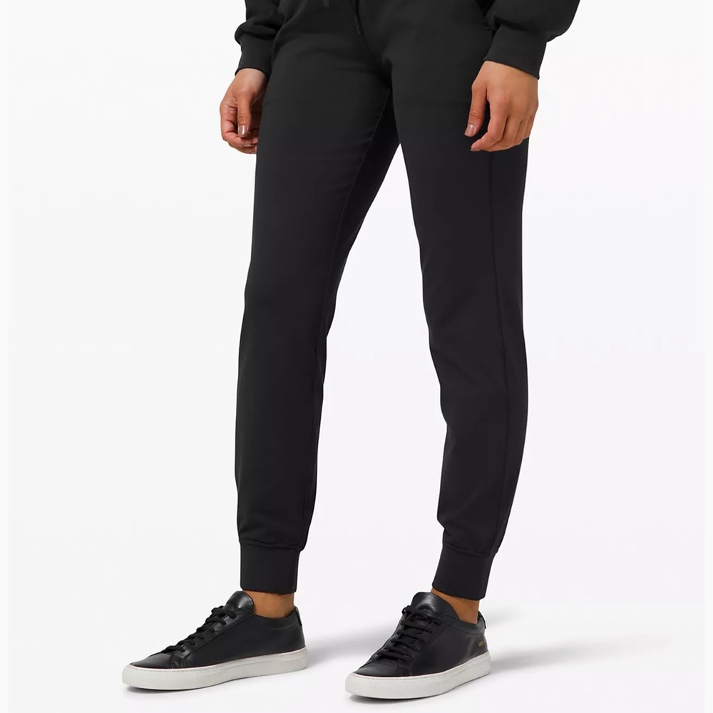 Ready to rulu jogger- dark merlot